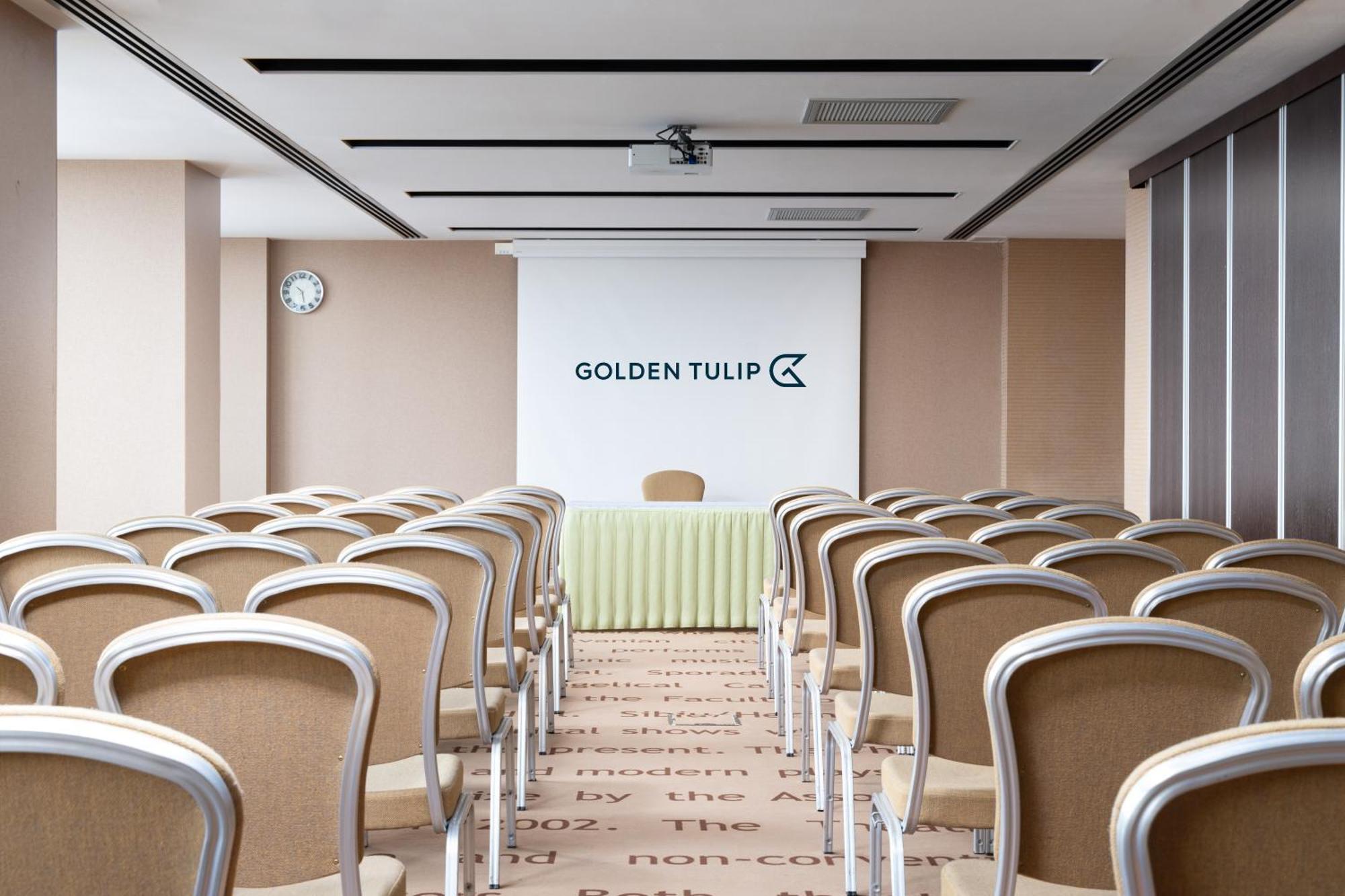 Hotel Golden Tulip Ana Tower 시비우 외부 사진