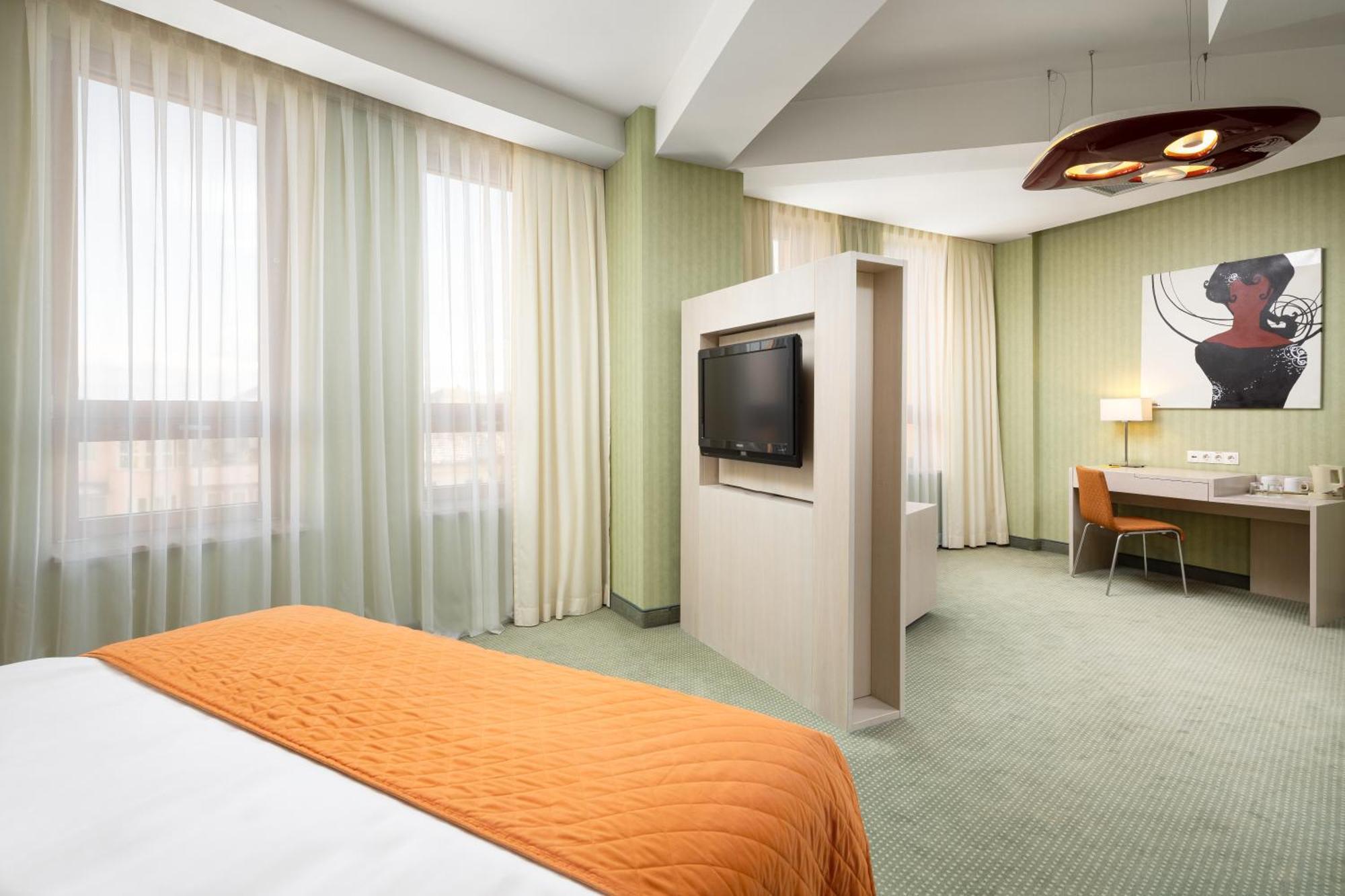 Hotel Golden Tulip Ana Tower 시비우 외부 사진