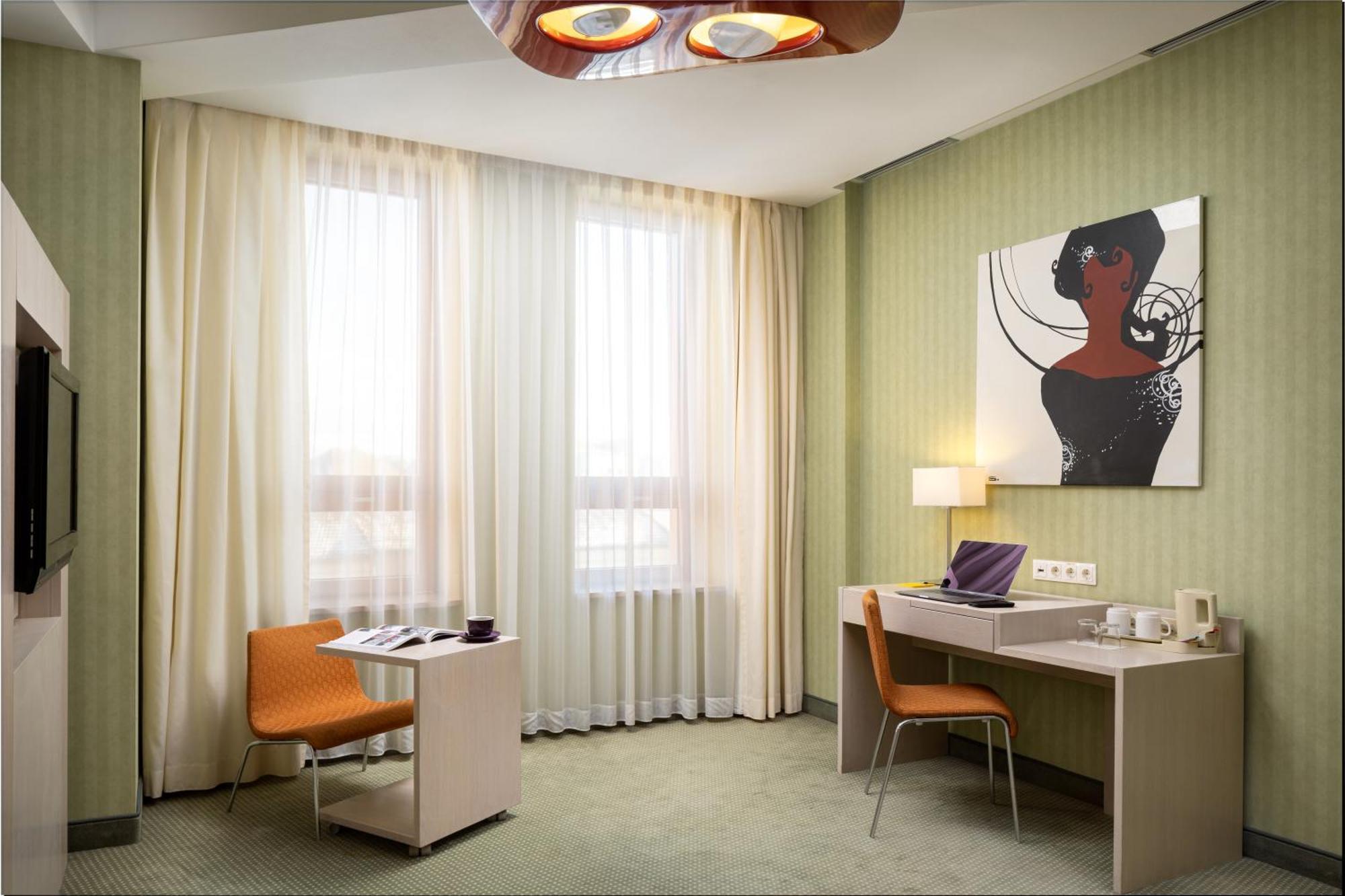 Hotel Golden Tulip Ana Tower 시비우 외부 사진